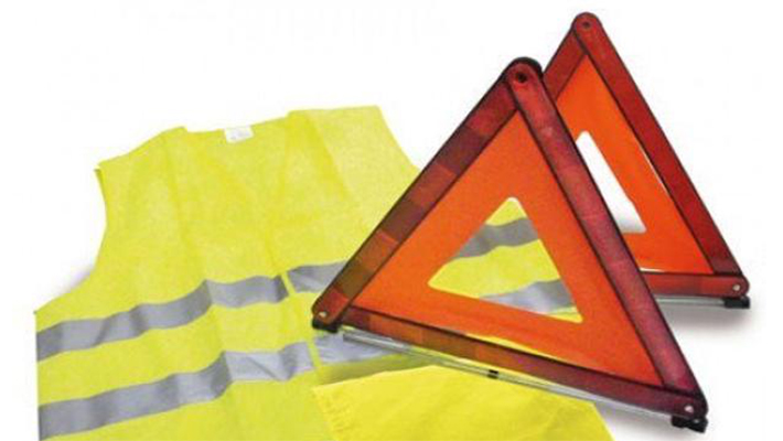 reflective-vest-and-triangles