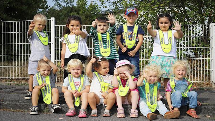 Kindergarten-children-say-thank-you-for-safety-vests