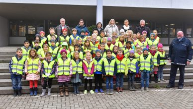 Safe-to-school-with-shining-vests