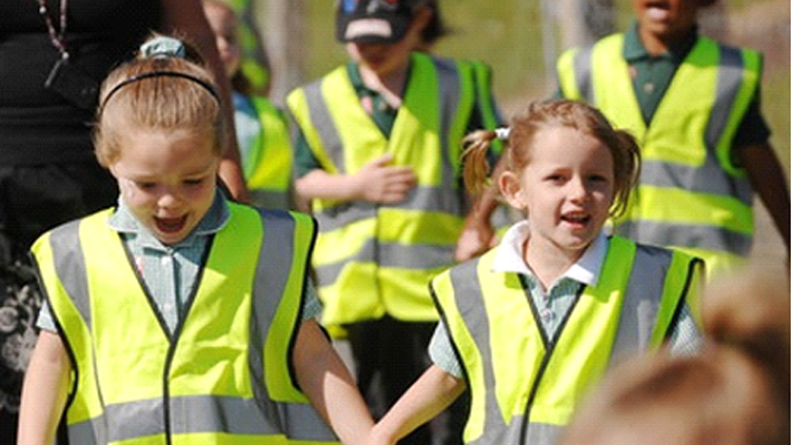 Reflective-vests-for-students
